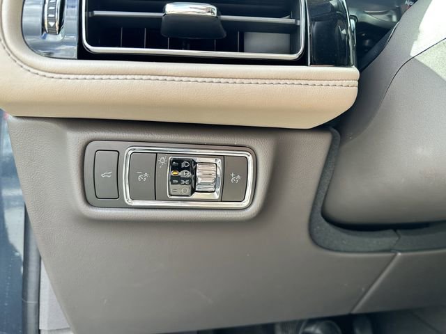 Certified 2024 Lincoln Aviator Reserve w/ Elements Package Plus image 30