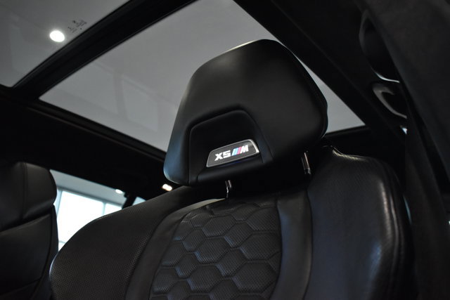 Used 2021 BMW X5 M w/ Executive Package image 27