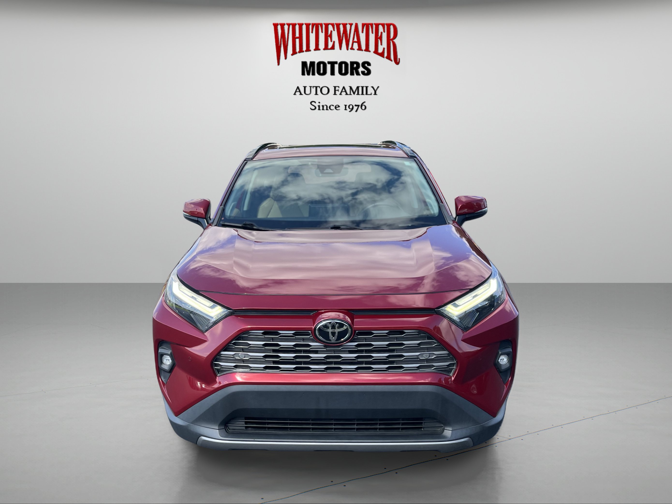 Used 2022 Toyota RAV4 Limited AWD/4WD image 8