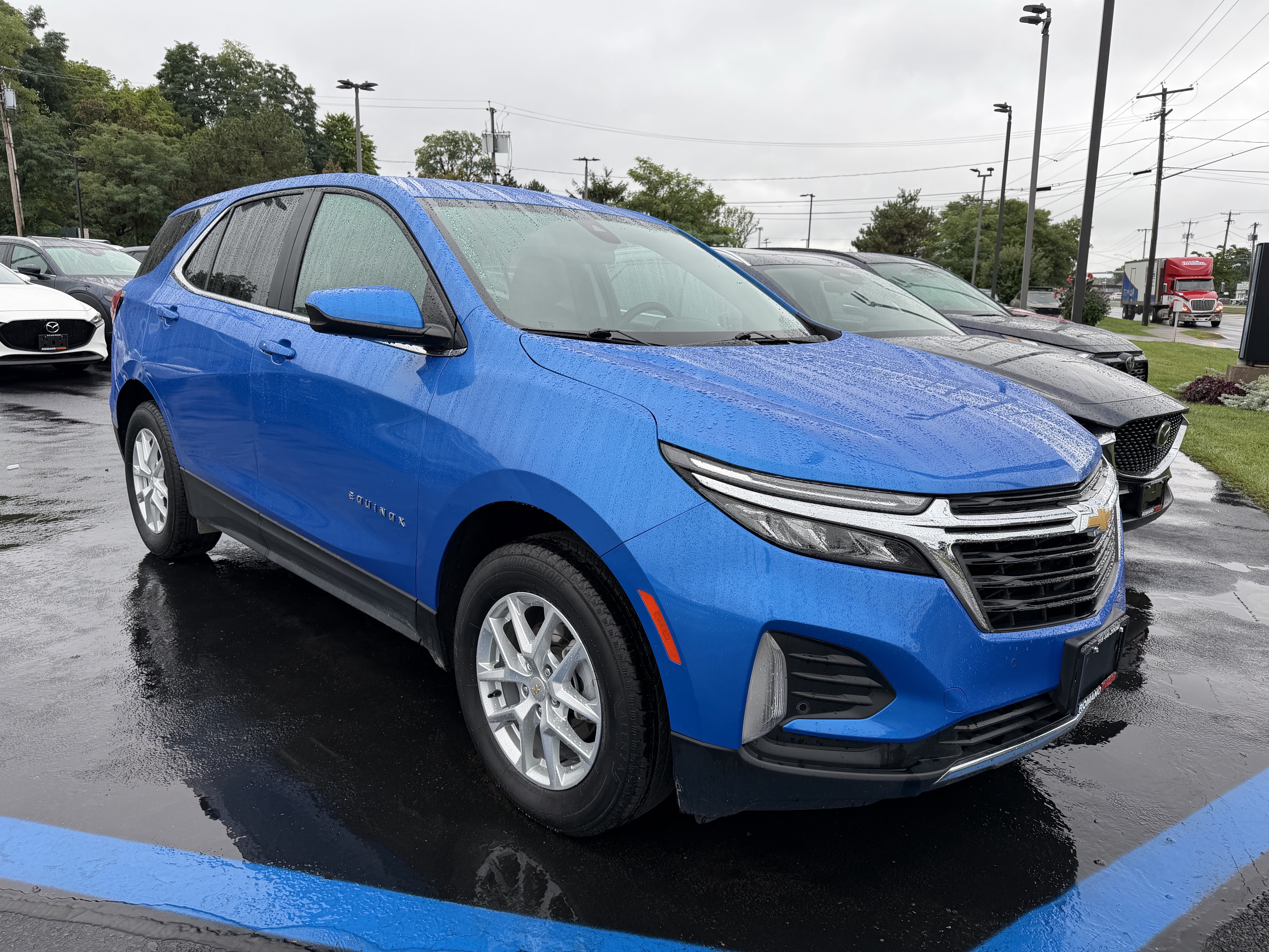 Used 2024 Chevrolet Equinox LT AWD/4WD image 2