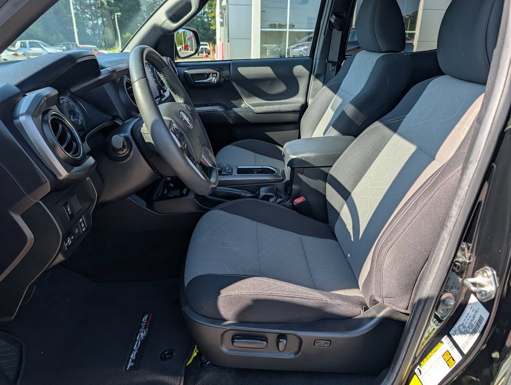 Used 2023 Toyota Tacoma TRD Off-Road AWD/4WD image 15