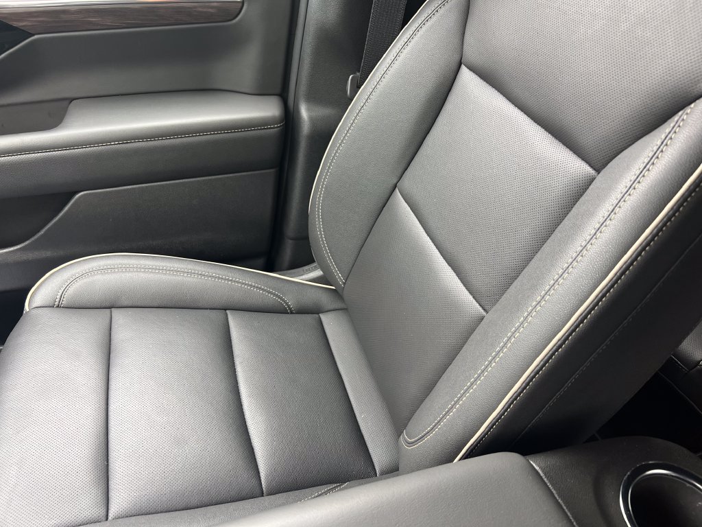 Used 2026 Chevrolet Tahoe Premier AWD/4WD image 40