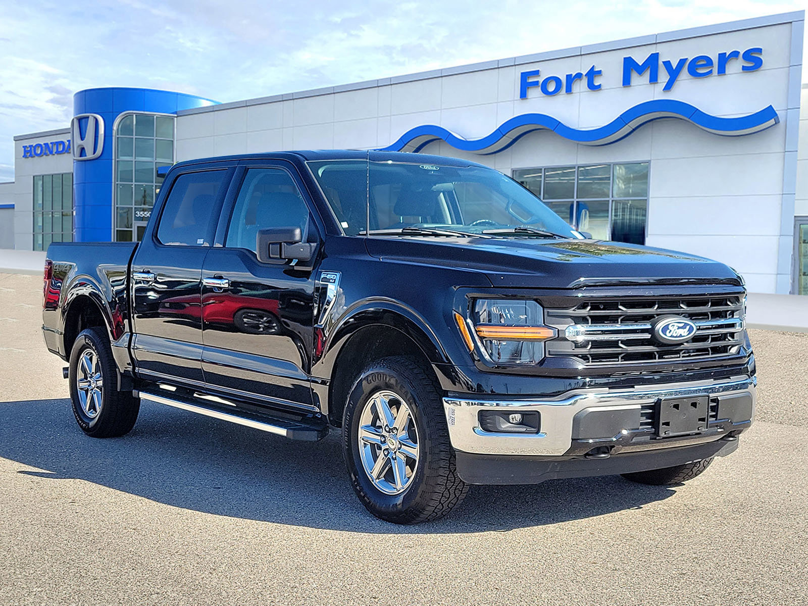 Used 2025 Ford F150 XLT w/ Equipment Group 301A Standard image 1