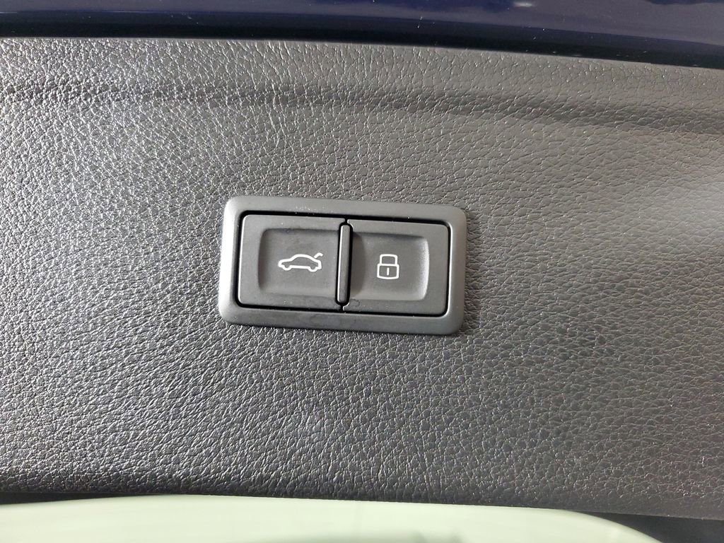 Used 2025 Audi Q5 2.0T Premium Plus w/ Premium Plus Package image 10