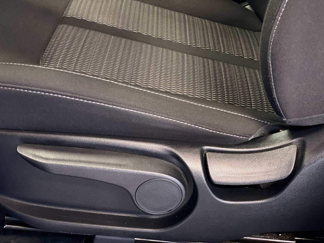Certified 2024 Kia Sorento LX FWD image 17