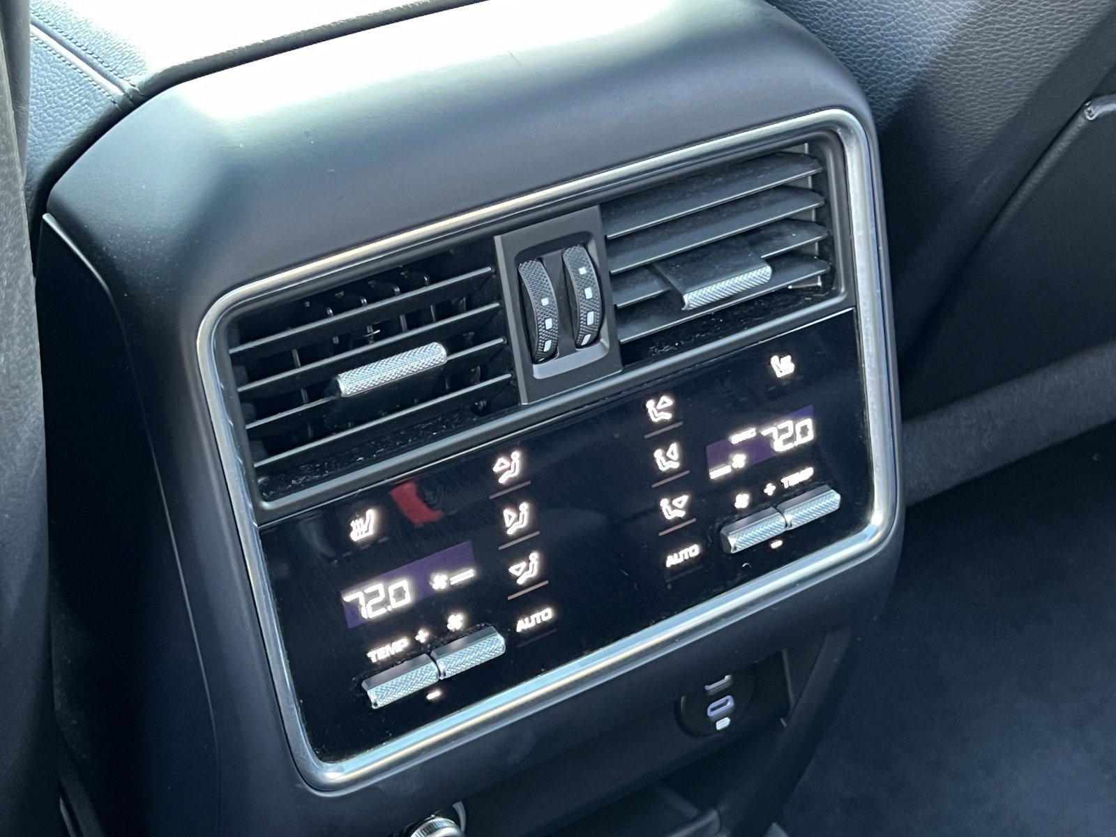 Certified 2021 Porsche Cayenne Coupe image 16