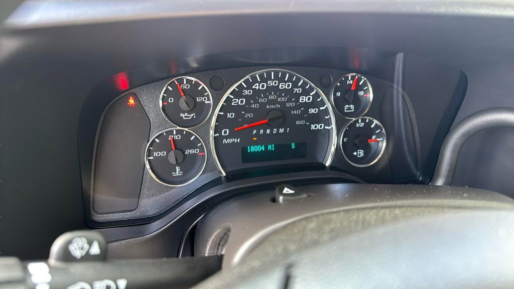 Used 2025 Chevrolet Express 3500 LT w/ LT Preferred Equipment Group image 19