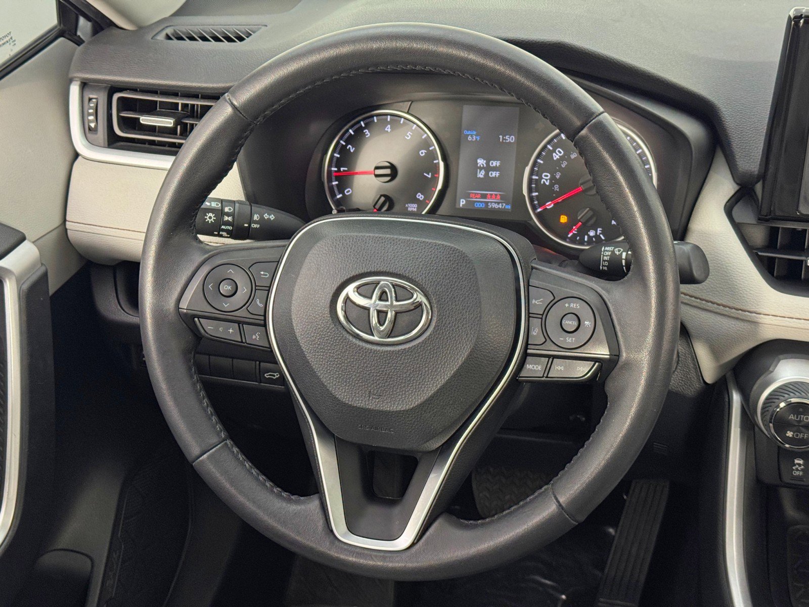 Used 2022 Toyota RAV4 XLE Premium image 19
