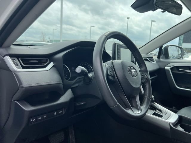 Used 2020 Toyota RAV4 XLE w/ Convenience Package image 9