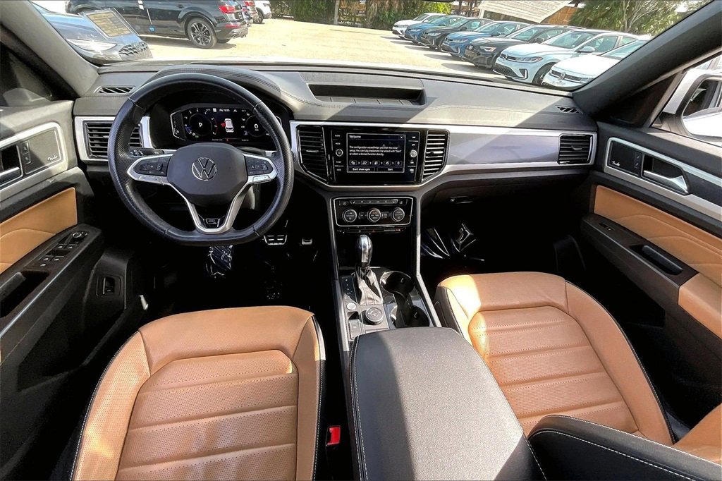 Certified 2023 Volkswagen Atlas Cross Sport SEL Premium R-Line image 3