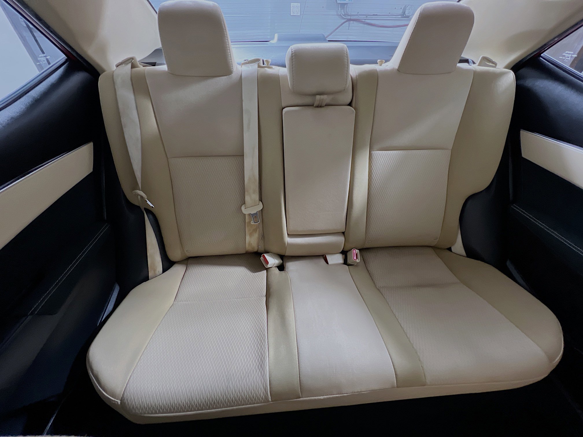 Used 2018 Toyota Corolla LE image 31