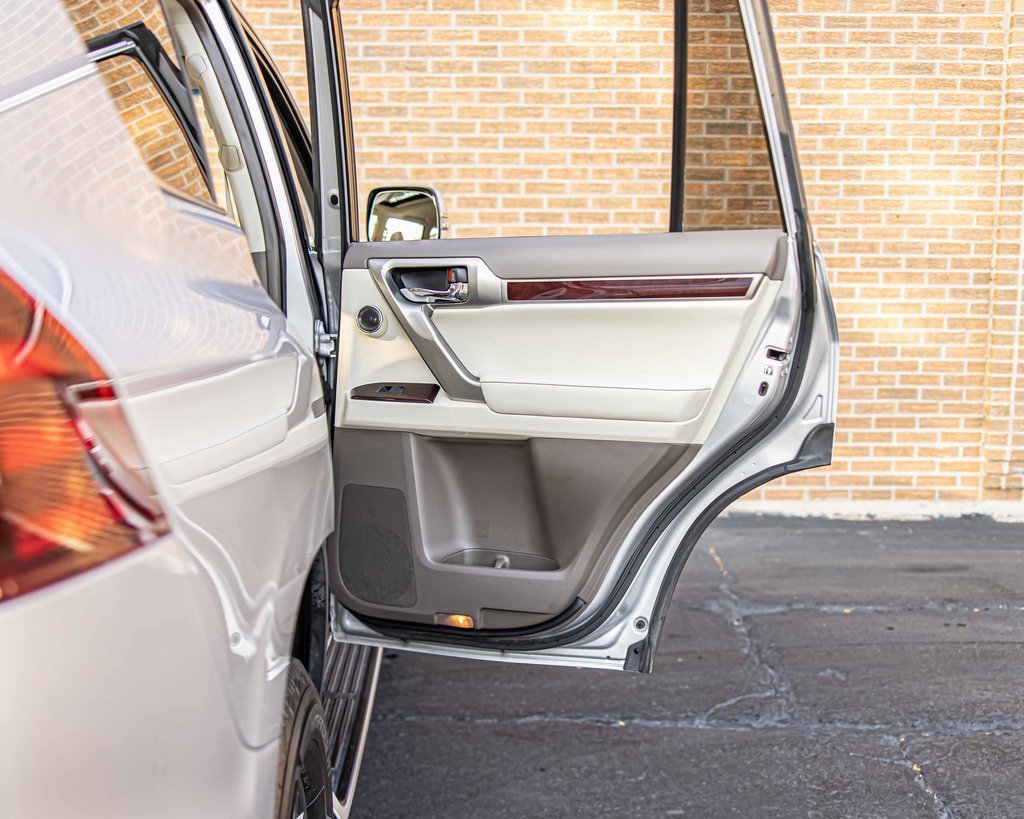 Used 2017 Lexus GX 460 Luxury image 42