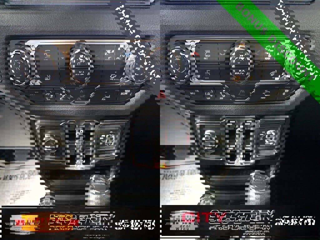 New 2025 Jeep Gladiator Sport image 23