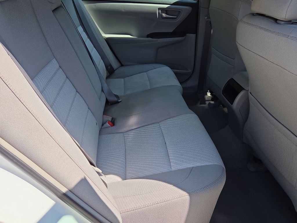 Used 2016 Toyota Camry LE image 18