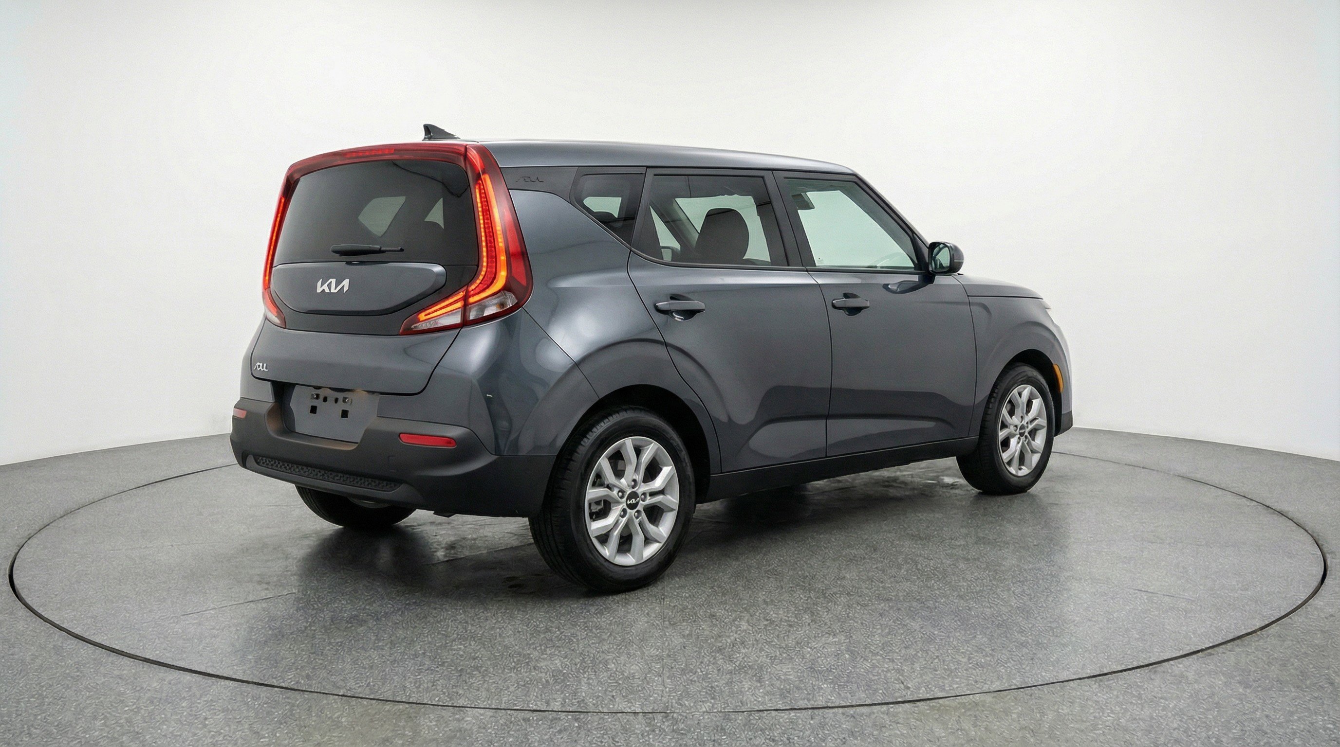 Used 2025 Kia Soul LX w/ LX Technology Package FWD image 9