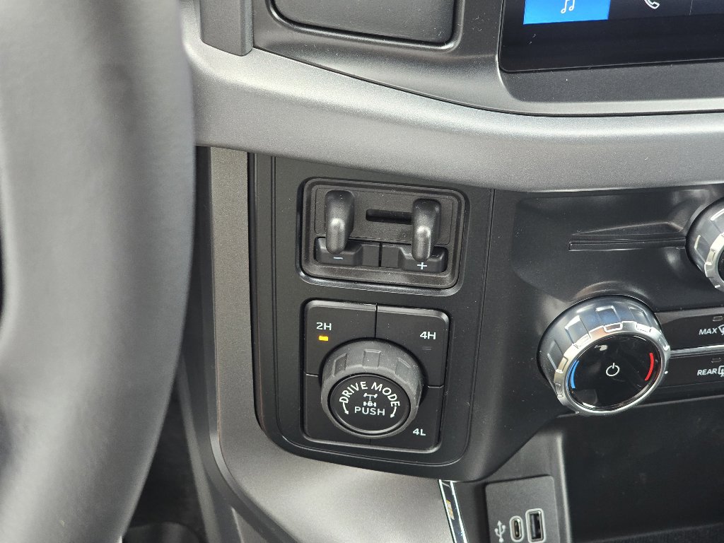 New 2025 Ford F150 XLT w/ Equipment Group 301A Standard image 16