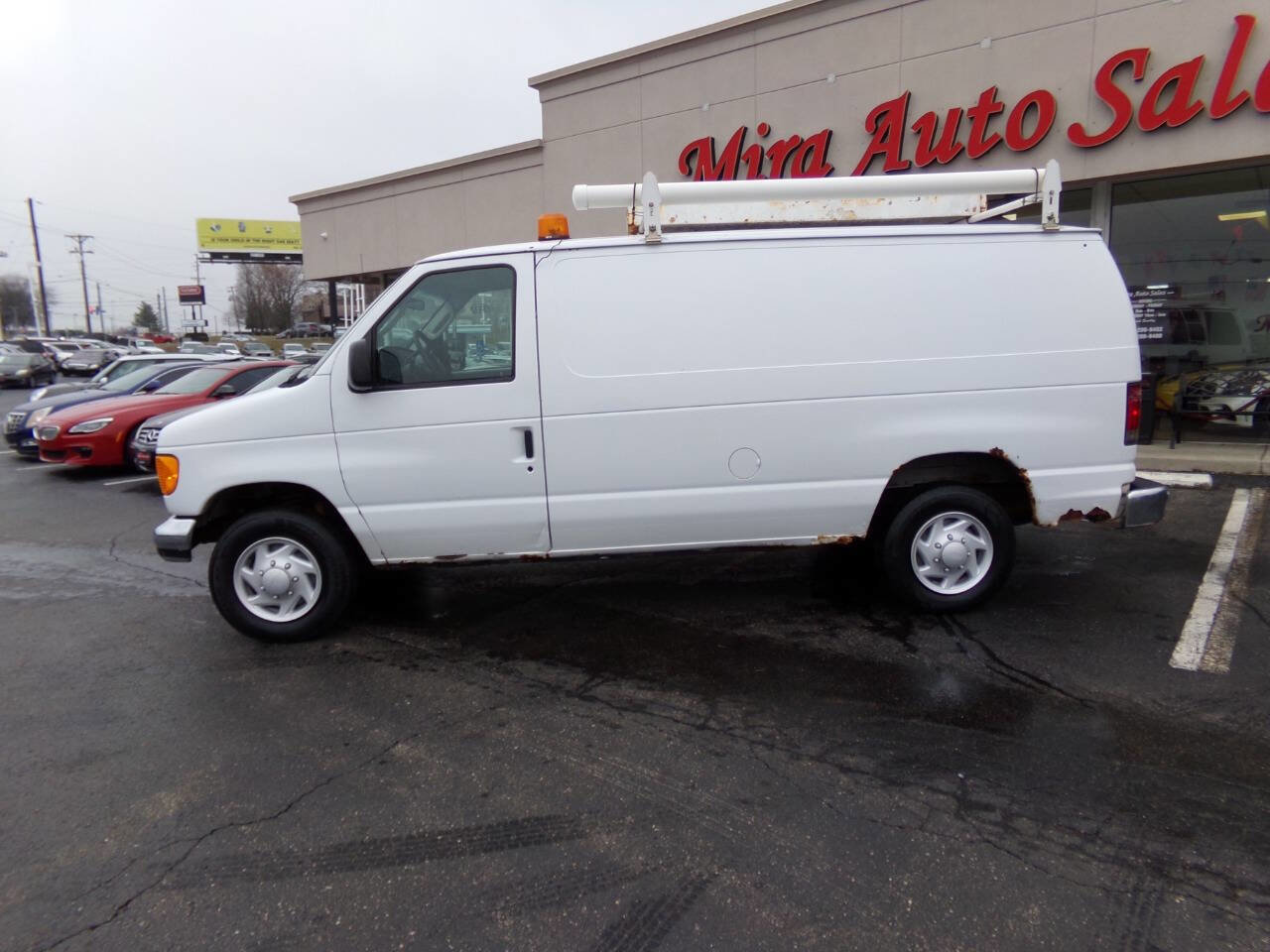 Used 2006 Ford E-250 and Econoline 250 RWD image 2