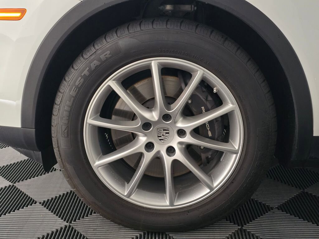 Used 2024 Porsche Cayenne image 34