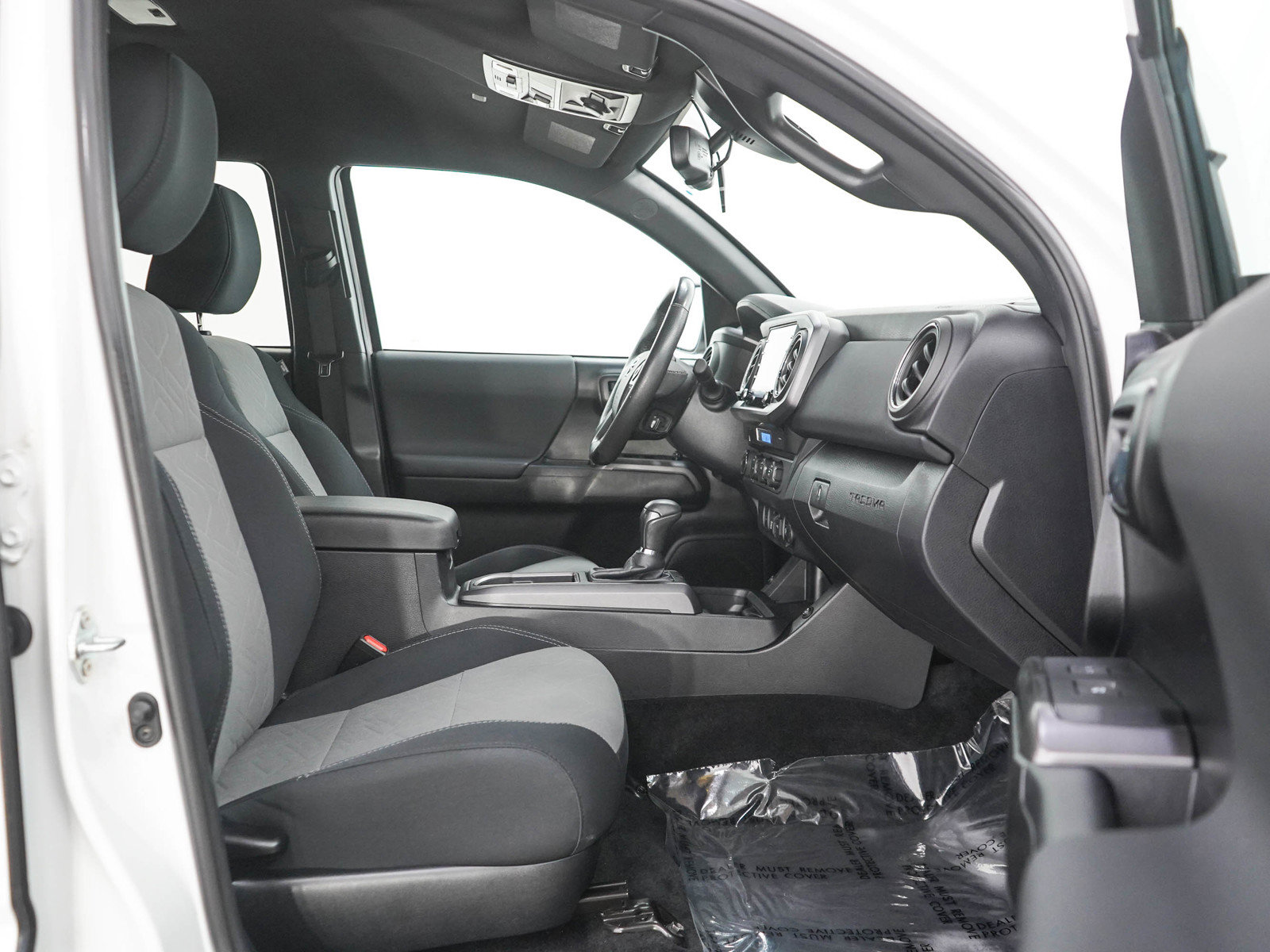 Used 2021 Toyota Tacoma TRD Off-Road AWD/4WD image 11