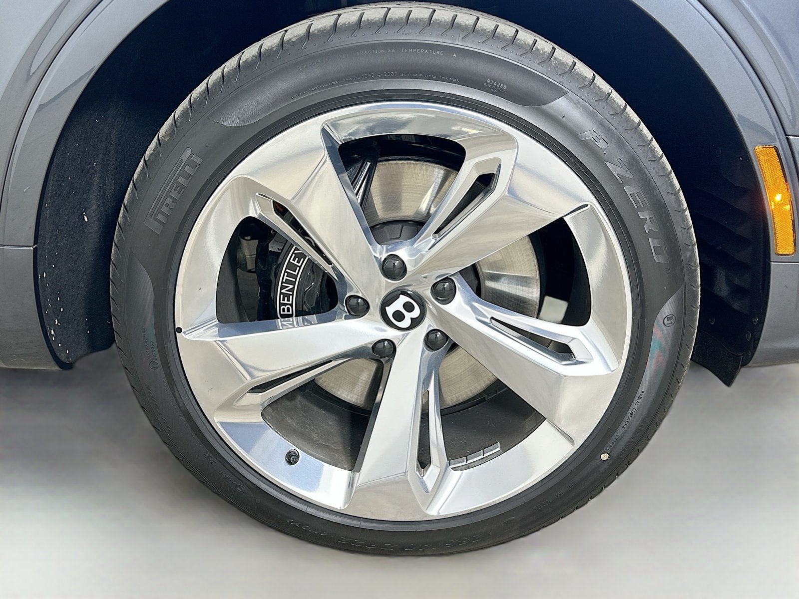 New 2026 Bentley Bentayga Extended Wheelbase AWD/4WD image 14