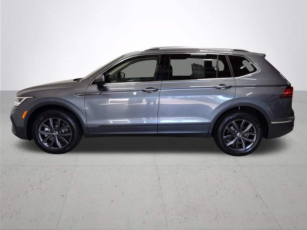 Used 2023 Volkswagen Tiguan SE AWD/4WD image 11