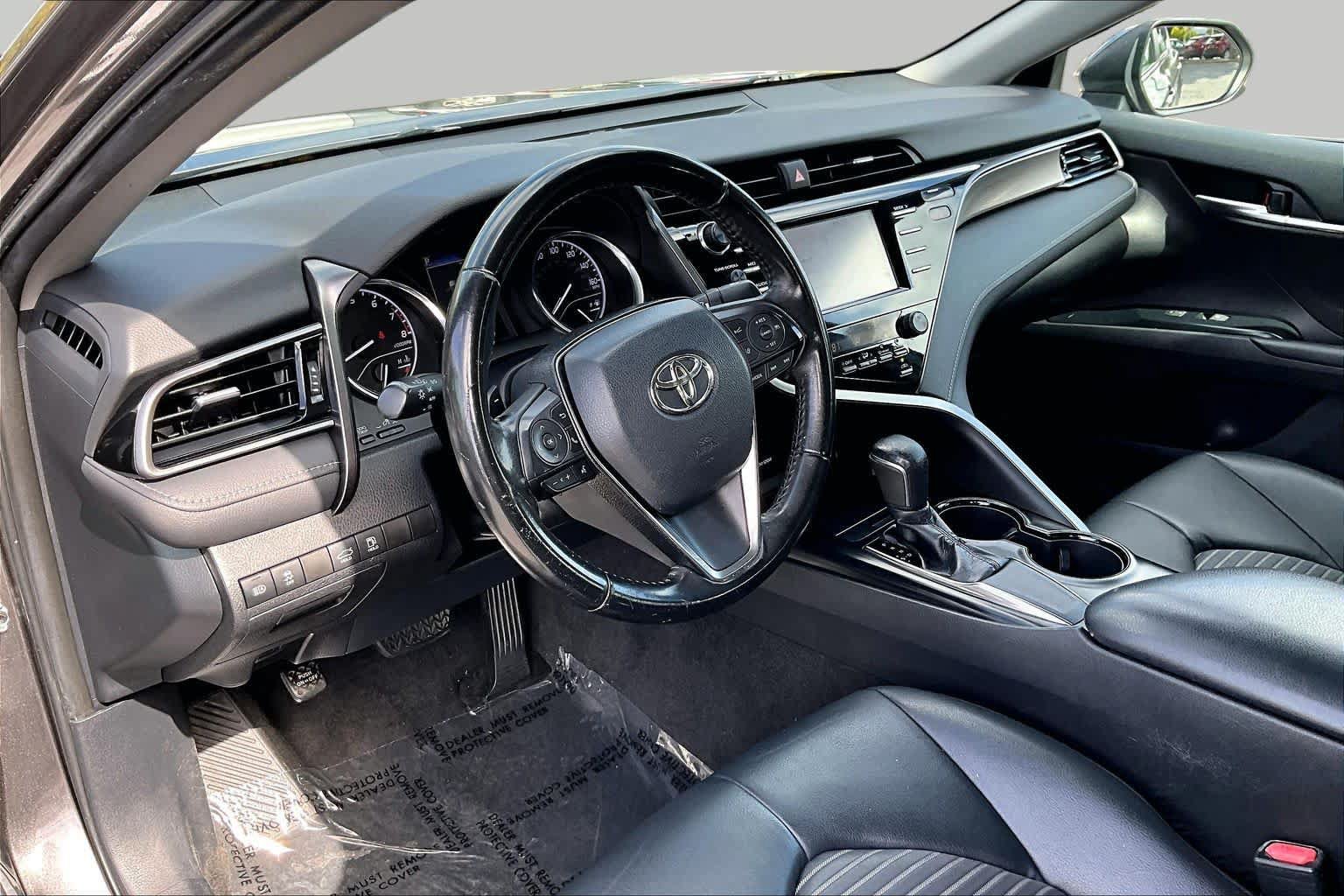 Used 2019 Toyota Camry SE FWD image 17
