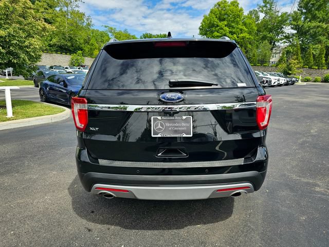 Used 2017 Ford Explorer XLT w/ Equipment Group 202A FWD image 9