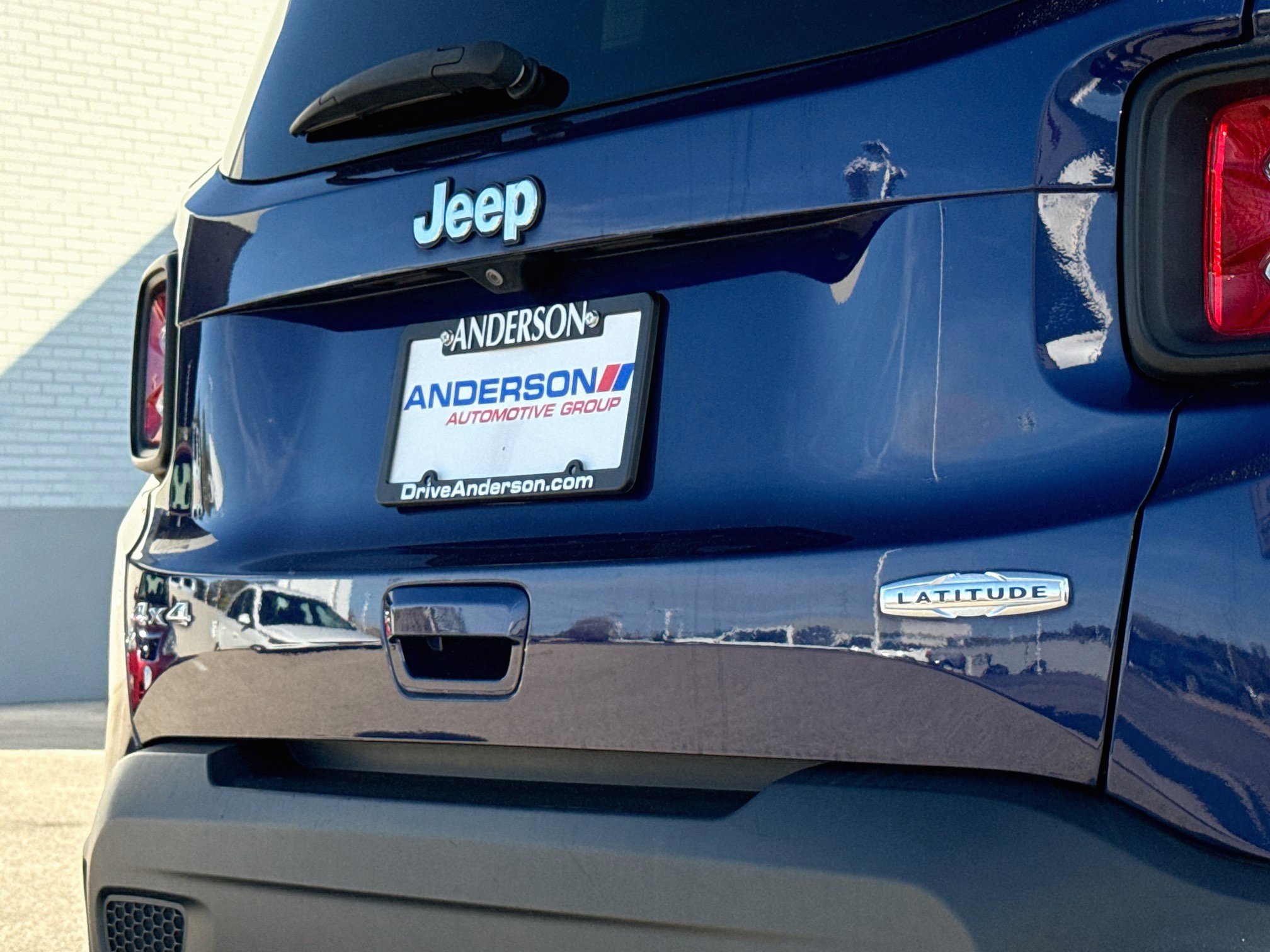 Used 2020 Jeep Renegade Latitude w/ Cold Weather Group AWD/4WD image 6