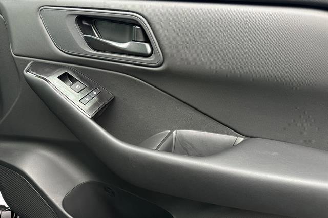 New 2026 Nissan Rogue S image 19