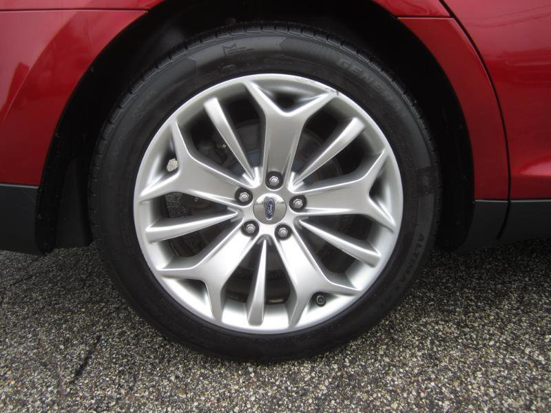 Used 2013 Ford Taurus Limited FWD image 33