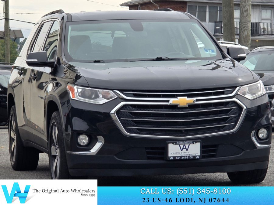Used 2019 Chevrolet Traverse LT w/ LT Premium Package AWD/4WD image 1