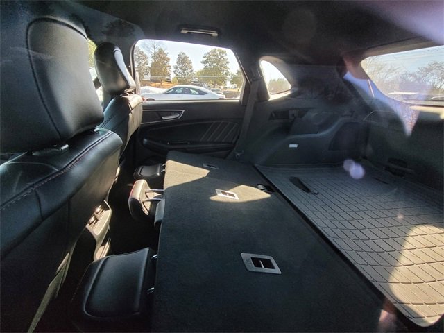 Used 2020 Ford Edge ST-Line w/ Class II Trailer Tow Package image 10