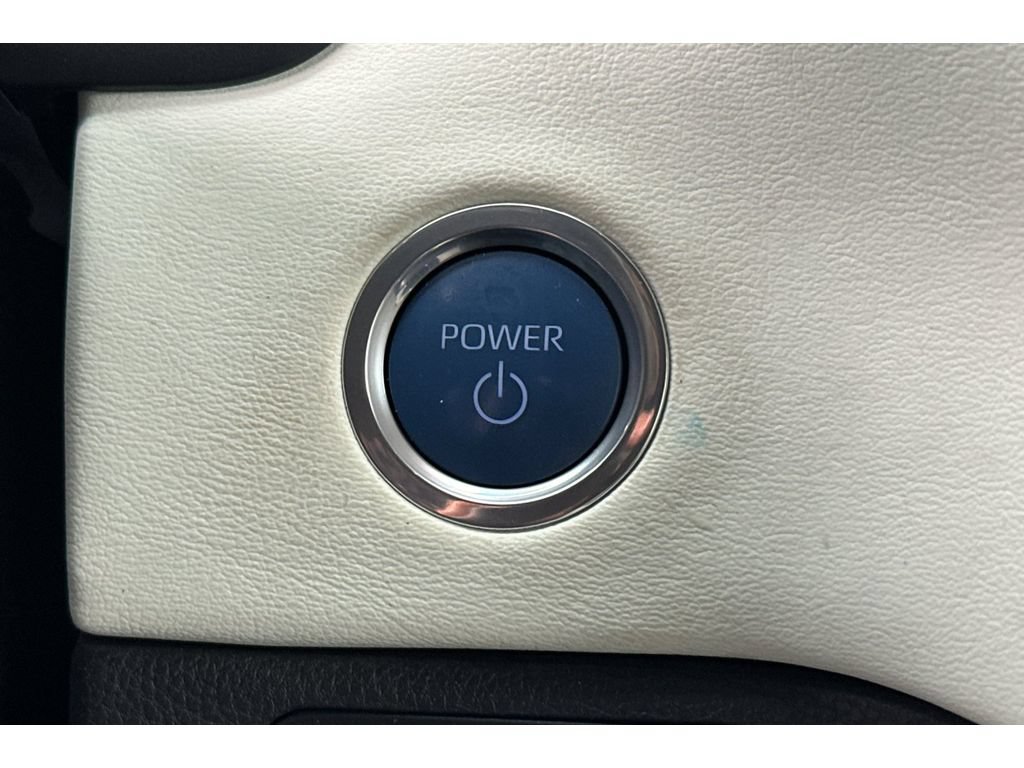 Used 2024 Toyota Sequoia Capstone AWD/4WD image 27