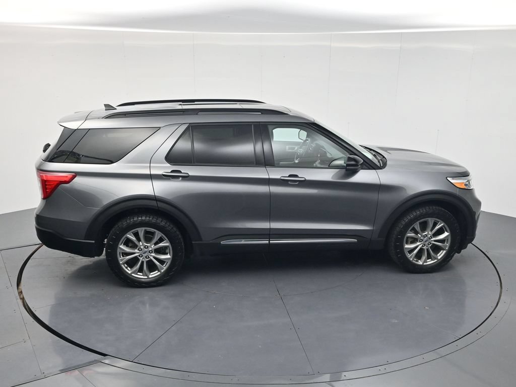 Used 2024 Ford Explorer XLT w/ Equipment Group 202A AWD/4WD image 40