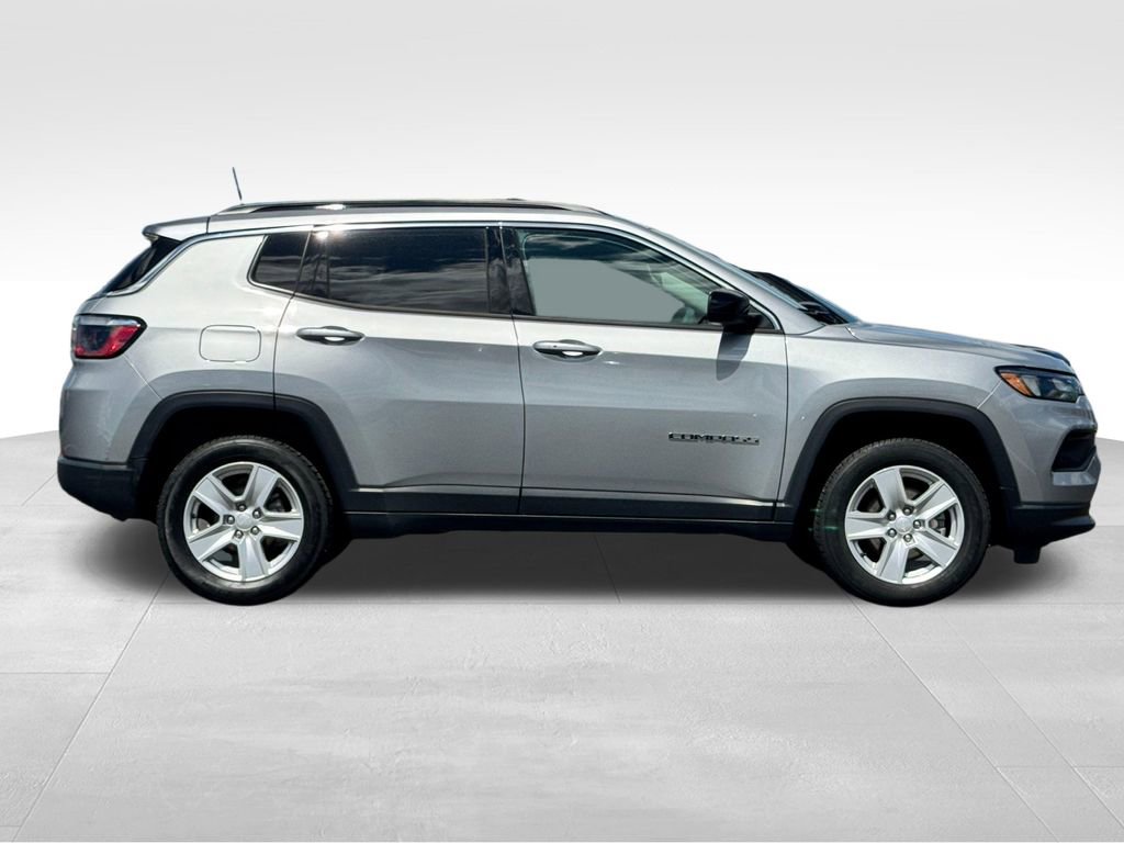 Used 2022 Jeep Compass Latitude AWD/4WD image 8
