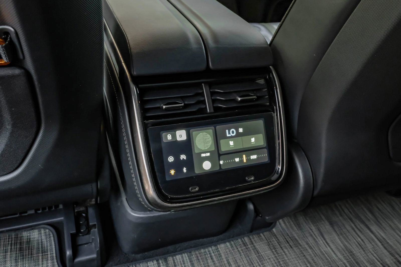 Used 2024 Rivian R1S Adventure image 49