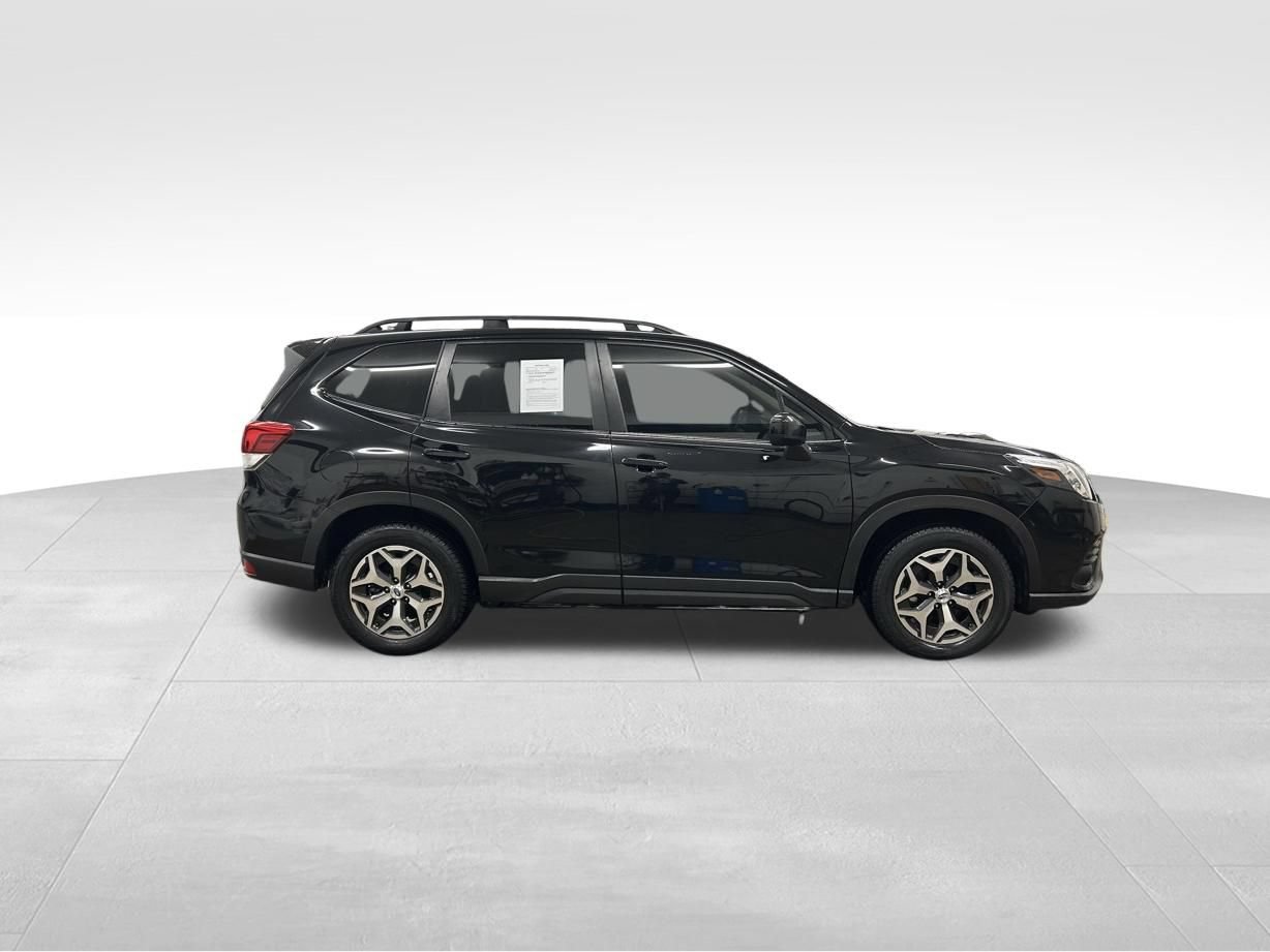 Used 2023 Subaru Forester Premium AWD/4WD image 6
