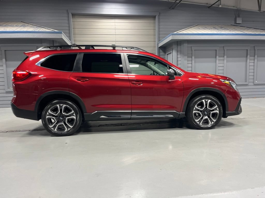 Used 2023 Subaru Ascent Limited w/ Technology Package AWD/4WD image 8