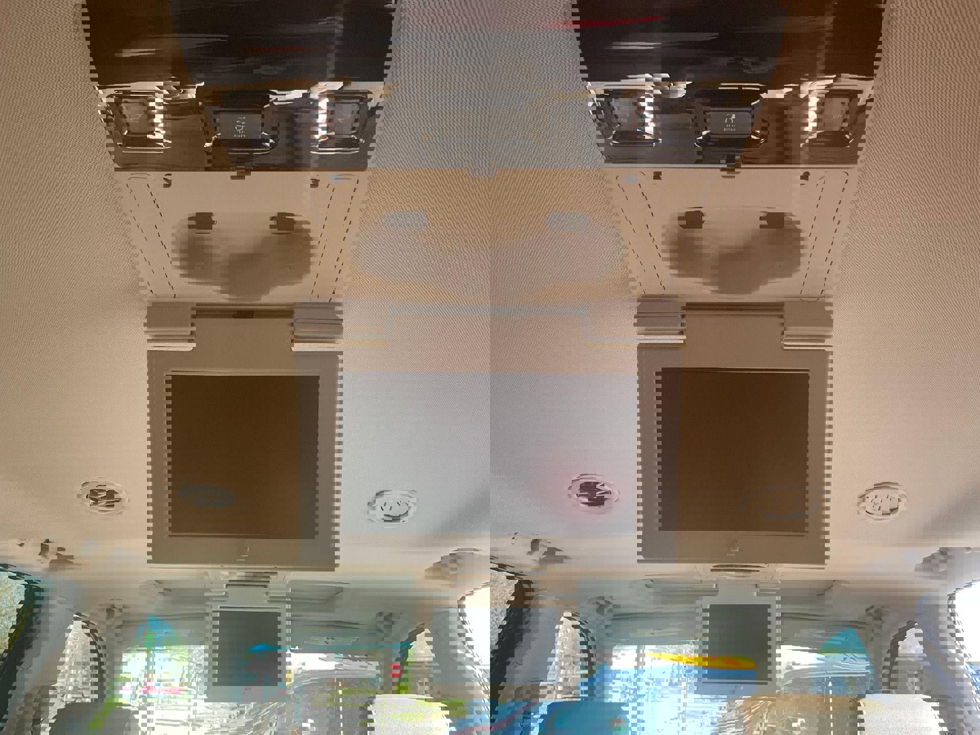 Used 2019 Chevrolet Suburban Premier image 24