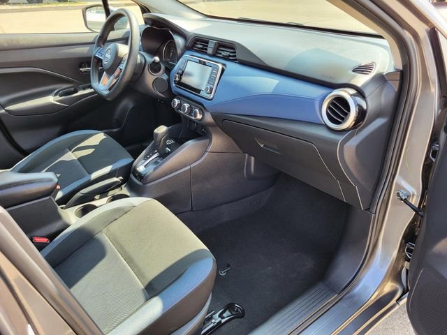 Used 2025 Nissan Versa SV FWD image 27