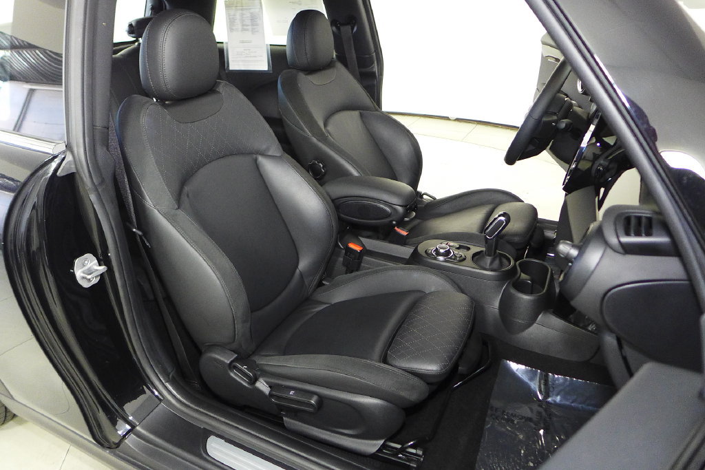 Certified 2024 MINI Cooper SE FWD image 20