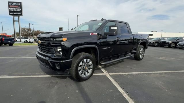 Used 2025 Chevrolet Silverado 2500 Custom w/ Custom Value Package AWD/4WD image 4