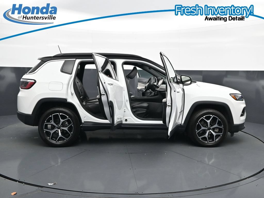 Used 2025 Jeep Compass Limited AWD/4WD image 41