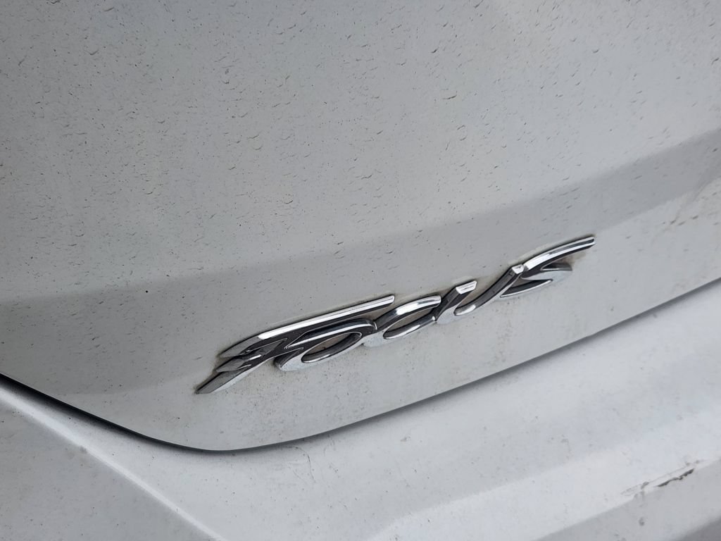 Used 2018 Ford Focus ST FWD image 9