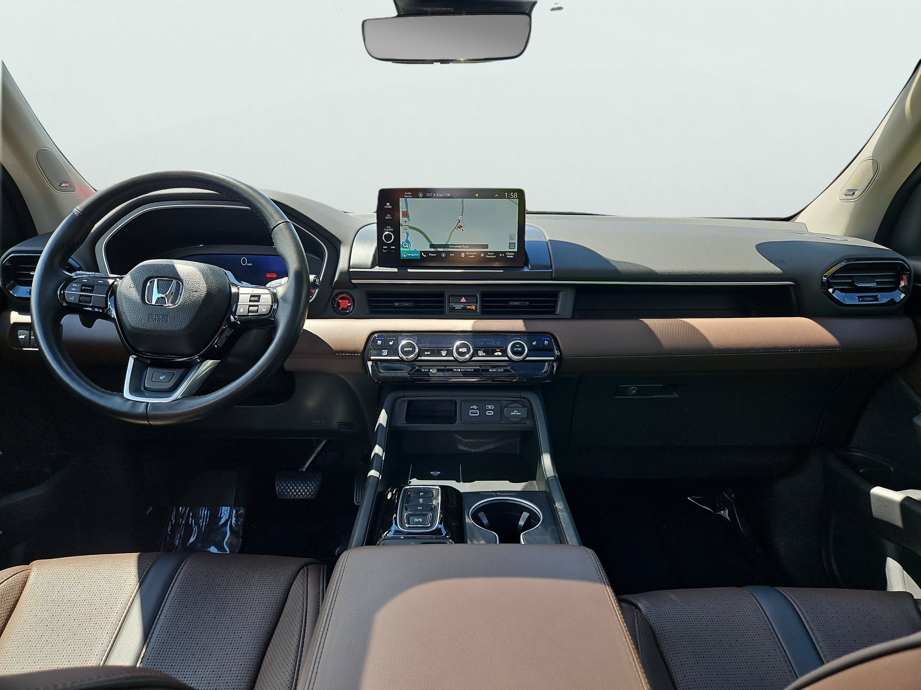 Certified 2023 Honda Pilot Elite image 3
