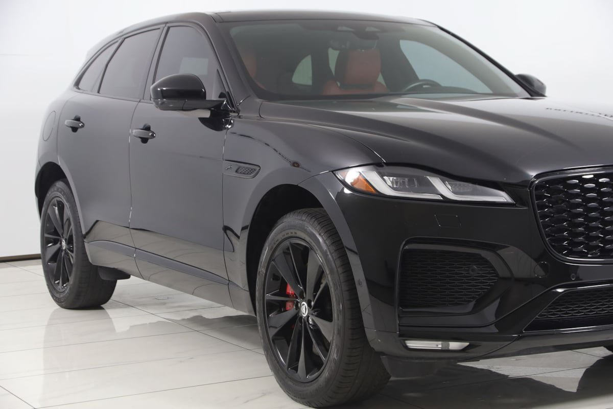 Used 2024 Jaguar F-PACE R-Dynamic S AWD/4WD image 39