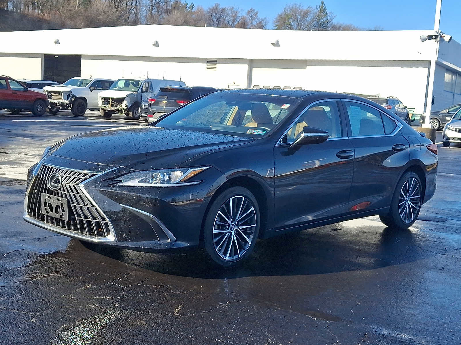 Used 2023 Lexus ES 250 w/ Premium Package AWD/4WD image 3