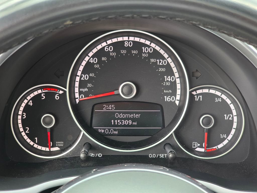 Used 2015 Volkswagen Beetle TDI image 32