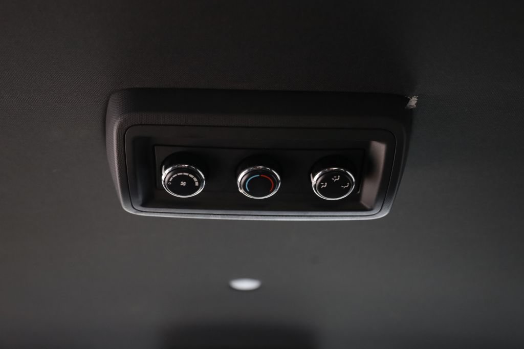 Used 2018 Dodge Grand Caravan SE FWD image 17
