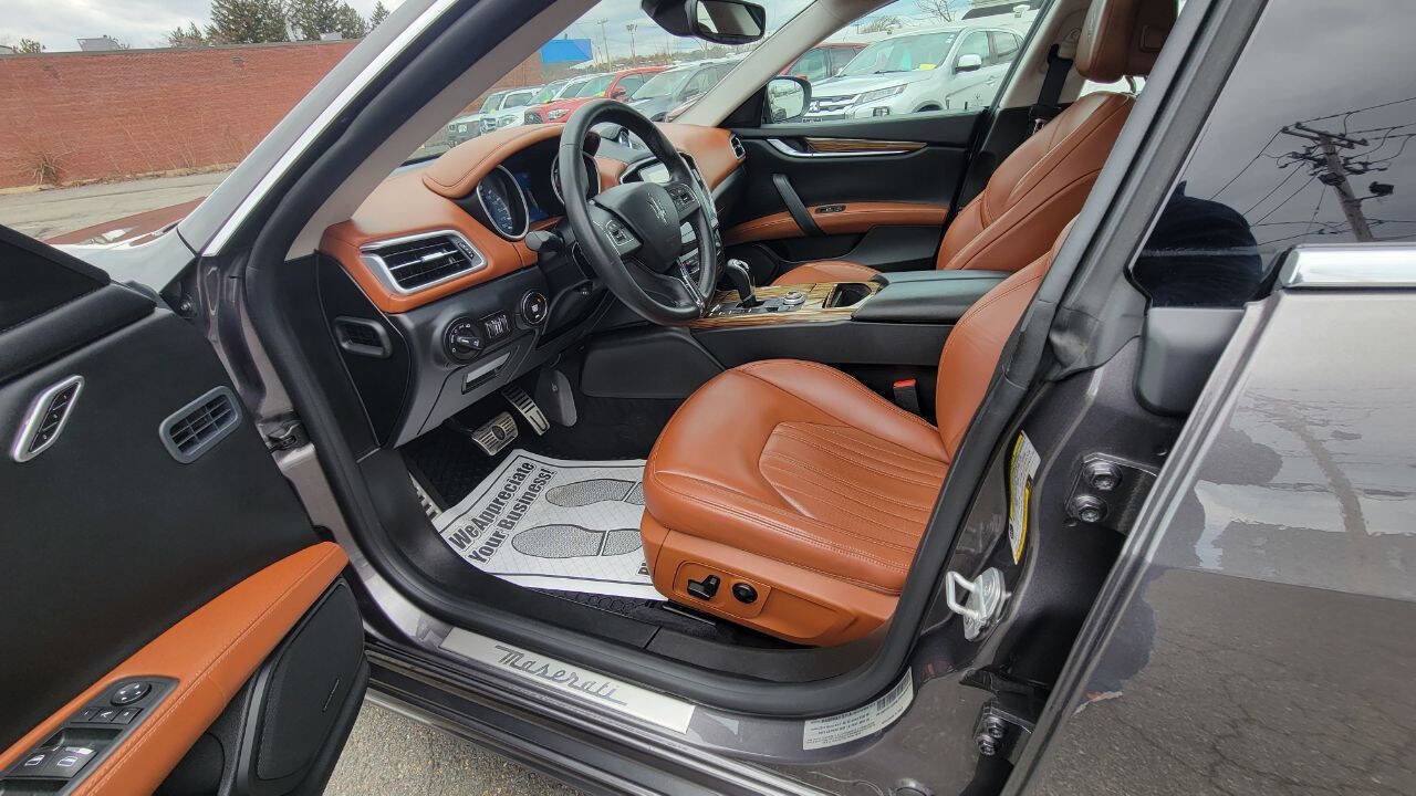 Used 2018 Maserati Ghibli S GranLusso image 11